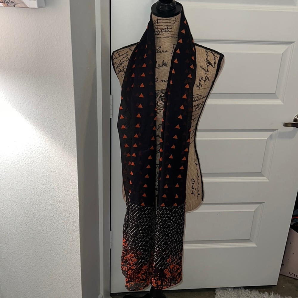 The Limited Scarf